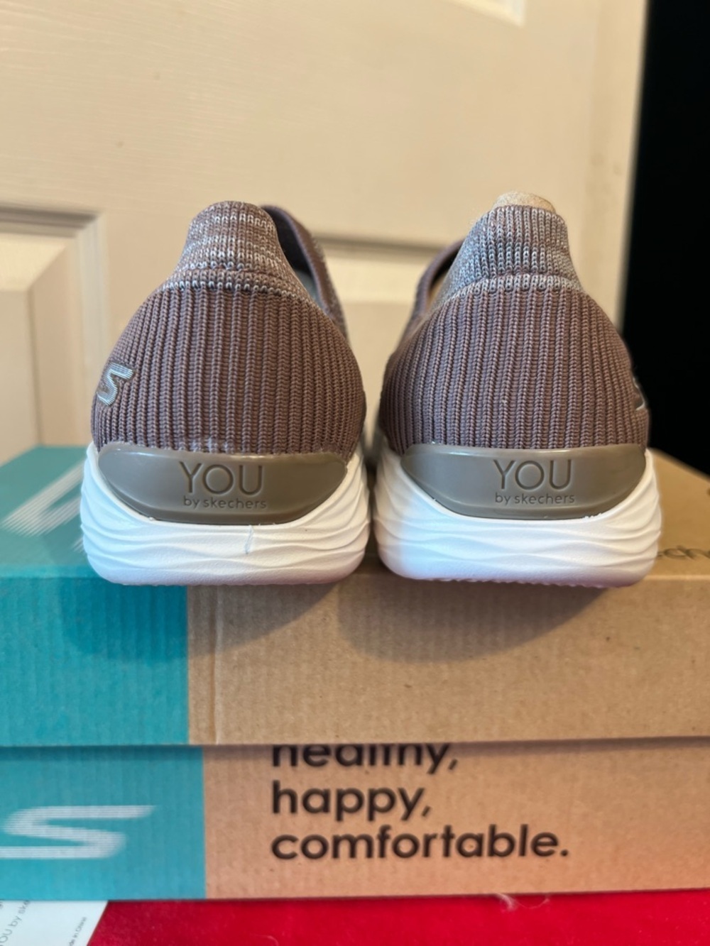 Skechers Women's YOU Define - Walking Sneaker SZ 6 - Picture 12 of 15